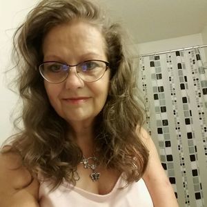 Meet your Posher, Leanne